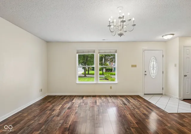 2nd image of 19322 Tradewinds Dr, Noblesville, IN 46062 | MLS# 22113982