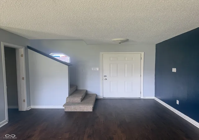 3rd image of 2525 Summerwood Ln, Greenwood, IN 46143 | MLS# 22113987