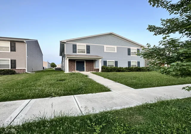 2nd image of 2375 Bristol Dr, Franklin, IN 46131 | MLS# 22113993