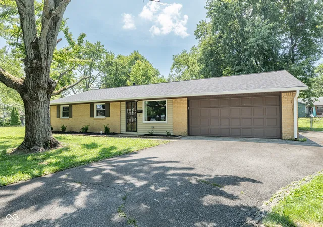 Photo 1 of Single family home for sale at 10325 Rockford Ct, Indianapolis, IN 46229 | MLS# 22114004 | Listing updated on 2026-09-24