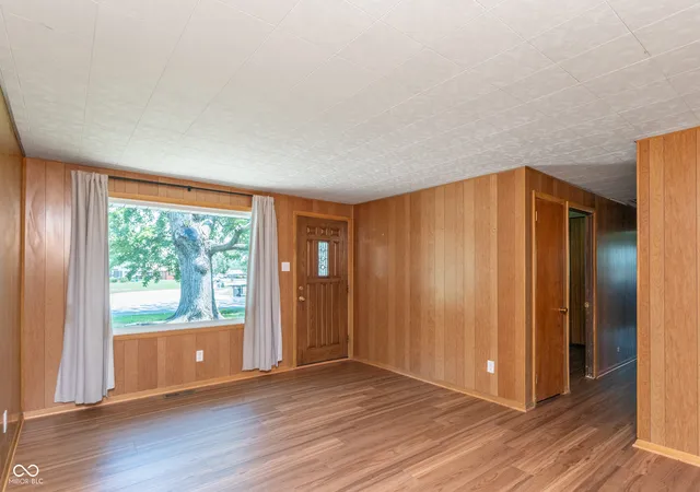 Photo 3 of Single family home for sale at 10325 Rockford Ct, Indianapolis, IN 46229 | MLS# 22114004 | Listing updated on 2026-09-24