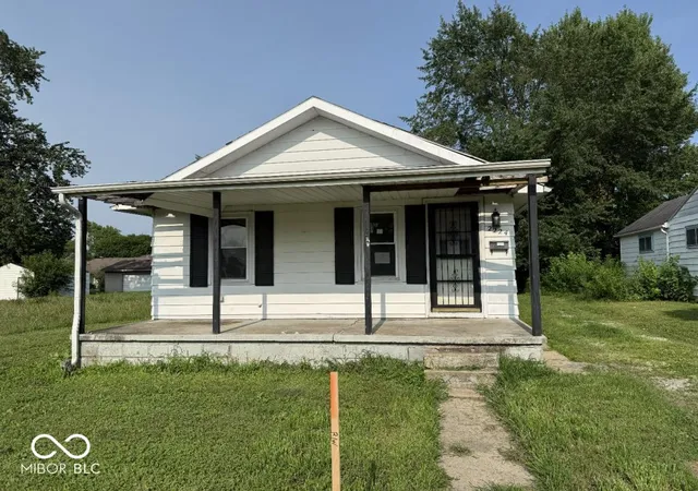 1st image of 2224 Lafayette St, Anderson, IN 46012 | MLS# 22114007