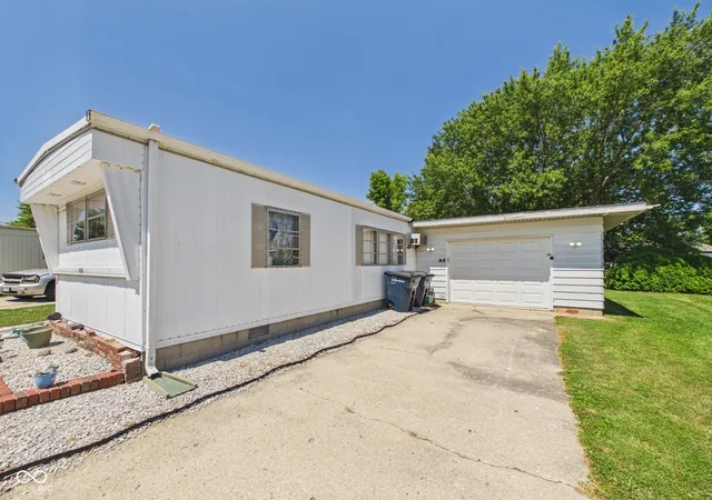 1st image of 908 Washington Pkwy, Elwood, IN 46036 | MLS# 22114034