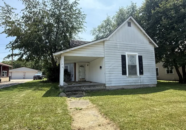 1st image of 1005 S B St, Elwood, IN 46036 | MLS# 22114040