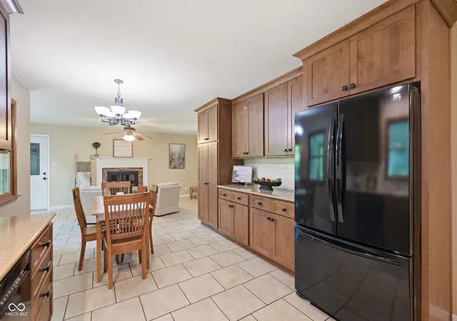 4th image of 1041 Navajo Trail South, Indianapolis, IN 46260 | MLS# 22114047