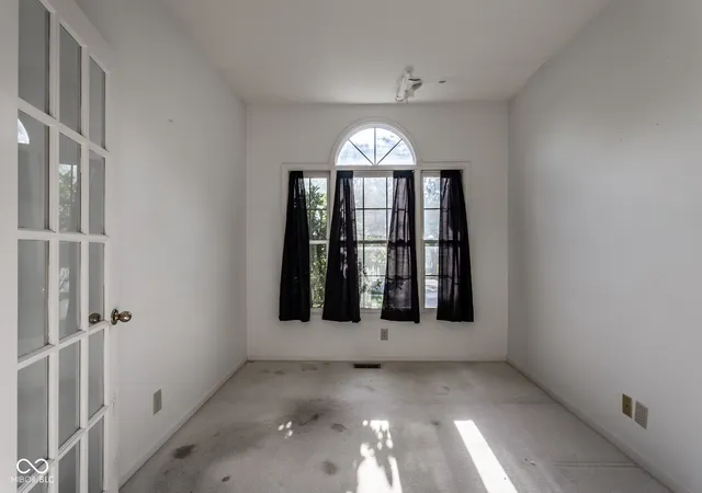 Photo 3 of Sale Pending at 4752 Arabian Run, Indianapolis, IN 46228 | MLS# 22114051 | Listing updated on 2026-09-12