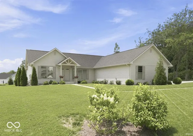 2nd image of 1002 S 8th St, Upland, IN 46989 | MLS# 22114052