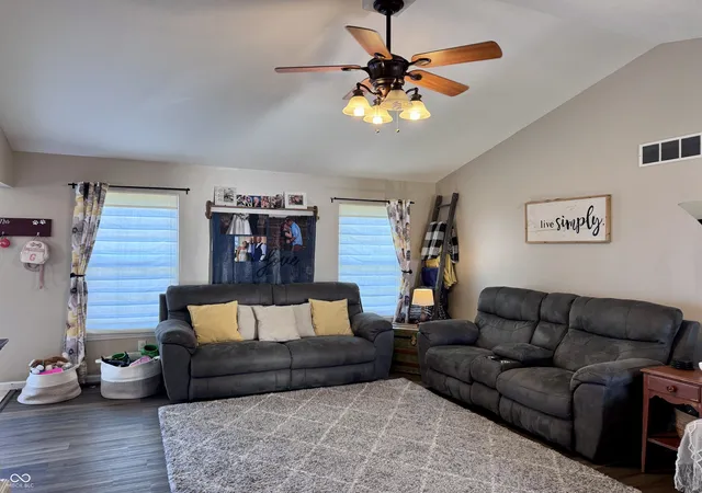 5th image of 705 W 15Th St, Greensburg, IN 47240 | MLS# 22114069