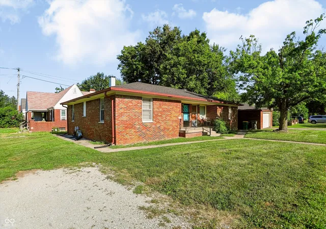 2nd image of 1004 N Ritter Ave, Indianapolis, IN 46219 | MLS# 22114075