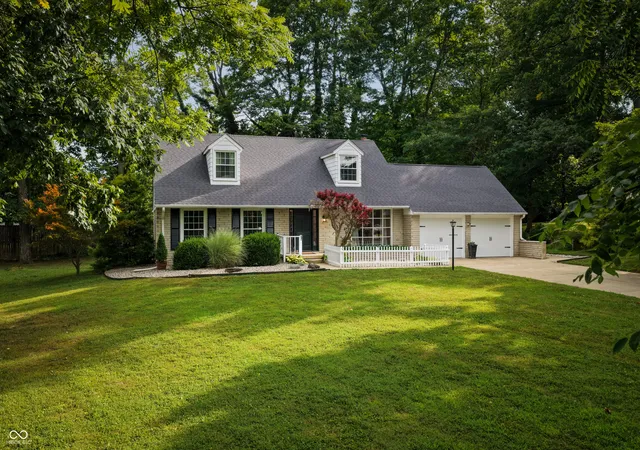 2nd image of 9202 N Cherry Hills Dr, Columbus, IN 47201 | MLS# 22114077