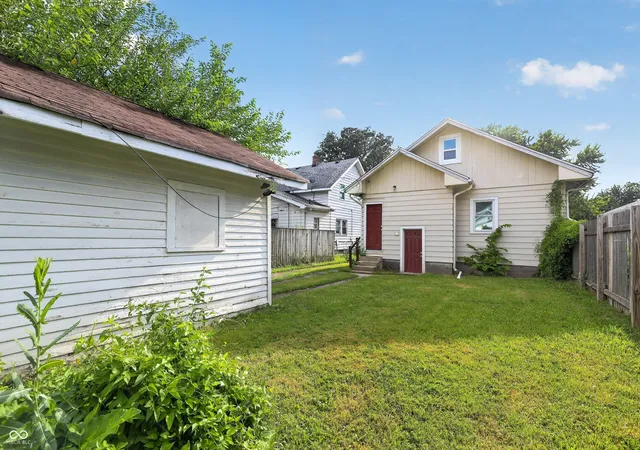 Photo 15 of Single family home for sale at 609 N Linwood Ave, Indianapolis, IN 46201 | MLS# 22114081 | Listing updated on 2026-08-14