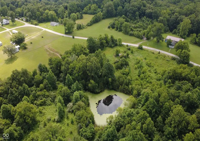 Photo 3 of House for sale at 01 Braysville Rd, Spencer, IN 47460 | MLS# 22114083 | Listing updated on 2026-08-27