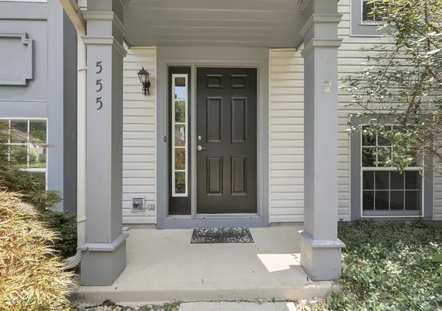 Photo 3 of Sale Pending at 555 Hunters Trl, Greenwood, IN 46142 | MLS# 22114090 | Listing updated on 2026-09-12
