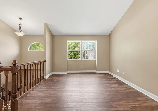 Photo 4 of Sale Pending at 555 Hunters Trl, Greenwood, IN 46142 | MLS# 22114090 | Listing updated on 2026-09-12