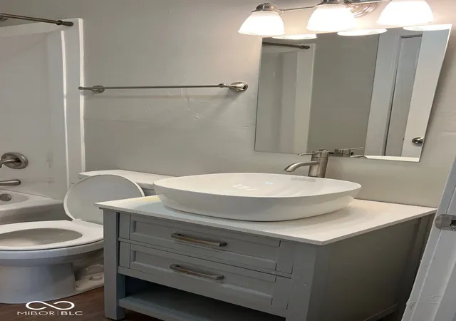 Photo 4 of House for sale at 1201 Wade St, Indianapolis, IN 46203 | MLS# 22114118 | Listing updated on 2026-10-01