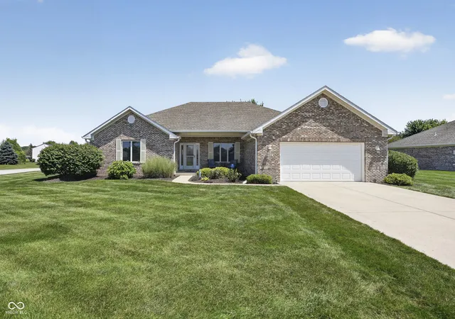 2nd image of 1154 Brunes Blvd, Brownsburg, IN 46112 | MLS# 22114124