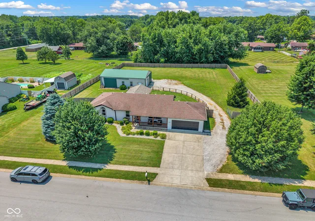 2nd image of 8918 Watkins Ln, Clayton, IN 46118 | MLS# 22114128