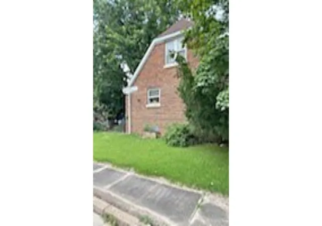 Photo 3 of Single family home for sale at 1350 Ravenswood, Evansville, IN 47714 | MLS# 22114140 | Listing updated on 2026-08-11
