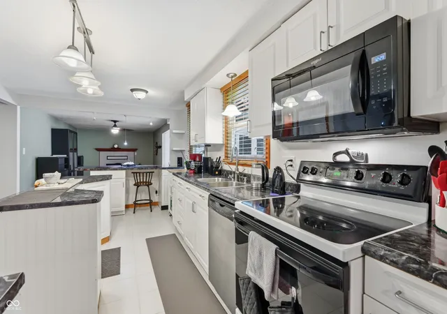 Photo 3 of Single family home for sale at 430 Meadow Cir, Greenwood, IN 46142 | MLS# 22114151 | Listing updated on 2026-08-25