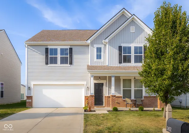 Photo 1 of Single family home for sale at 2432 Creekland Dr, Columbus, IN 47201 | MLS# 22114178 | Listing updated on 2026-09-23