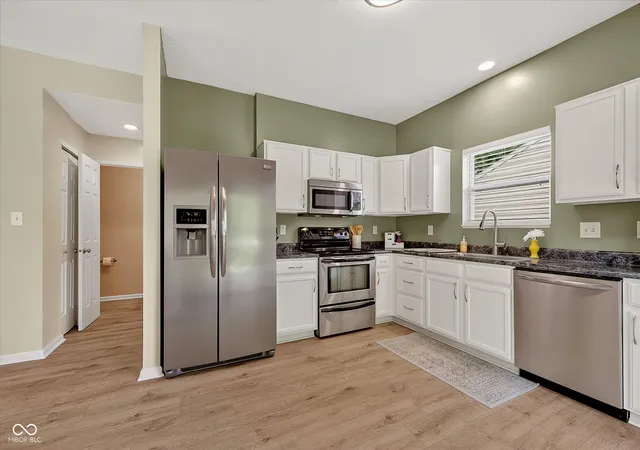 Photo 2 of Sale Pending at 13261 Ashwood Dr, Fishers, IN 46038 | MLS# 22114189 | Listing updated on 2026-07-29
