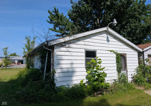 Photo 3 of Single family home for sale at 3185 N Washington St, Butlerville, IN 47223 | MLS# 22114198 | Listing updated on 2026-07-17