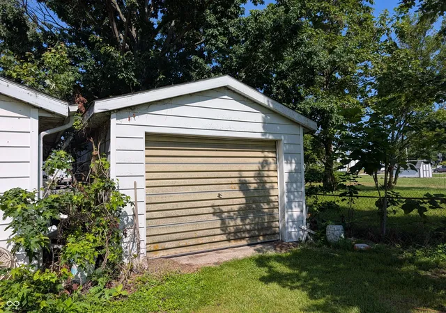 Photo 4 of Single family home for sale at 3185 N Washington St, Butlerville, IN 47223 | MLS# 22114198 | Listing updated on 2026-07-17