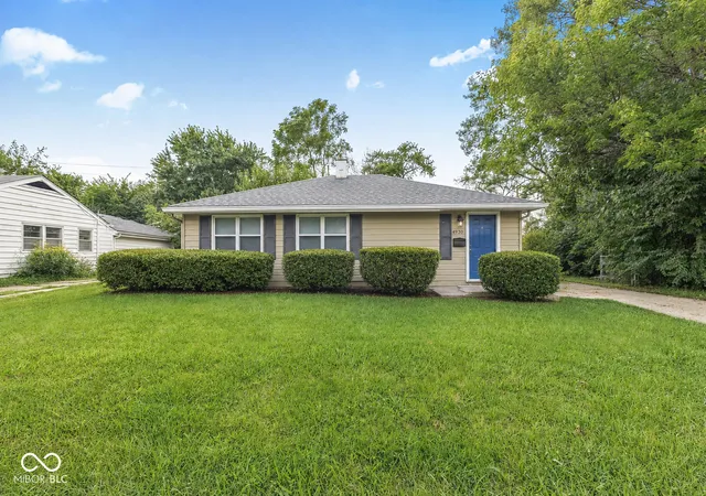 Photo 1 of Single family home for sale at 4930 Barlow Dr, Indianapolis, IN 46226 | MLS# 22114200 | Listing updated on 2026-09-25