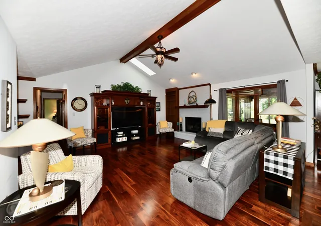 Photo 4 of Single family home for sale at 5006 Essex Dr, Carmel, IN 46033 | MLS# 22114222 | Listing updated on 2026-09-23