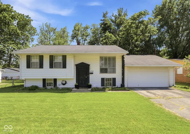 Photo 1 of Sale Pending at 5702 Windmill Dr, Indianapolis, IN 46254 | MLS# 22114235 | Listing updated on 2026-07-29