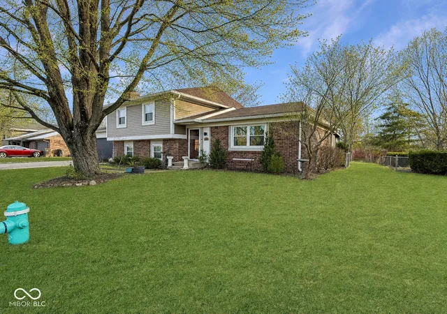Photo 2 of Single family home for sale at 711 Front Royal Dr, Indianapolis, IN 46227 | MLS# 22114258 | Listing updated on 2026-09-21