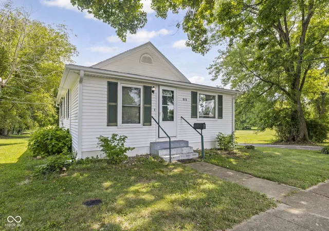 2nd image of 915 S Home Ave, Franklin, IN 46131 | MLS# 22114260