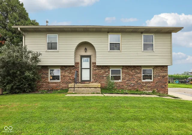1st image of 7180 N 400 W, Fairland, IN 46126 | MLS# 22114308