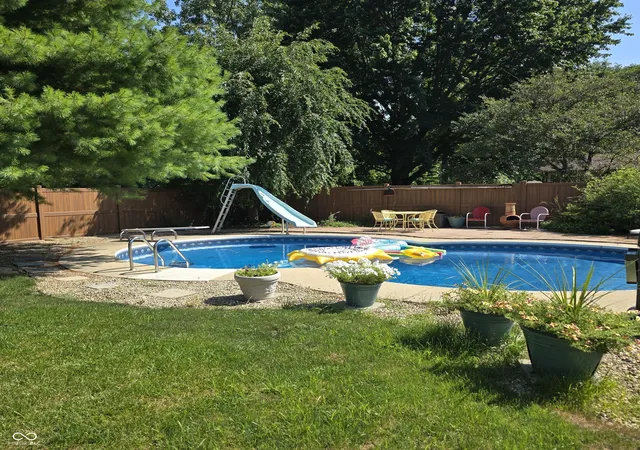 Photo 2 of Sale Pending at 648 Yosemite Dr, Indianapolis, IN 46217 | MLS# 22114329 | Listing updated on 2026-08-24