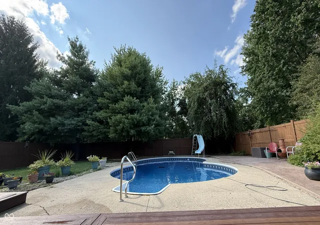 Photo 2 of Sale Pending at 648 Yosemite Dr, Indianapolis, IN 46217 | MLS# 22114329 | Listing updated on 2026-08-24