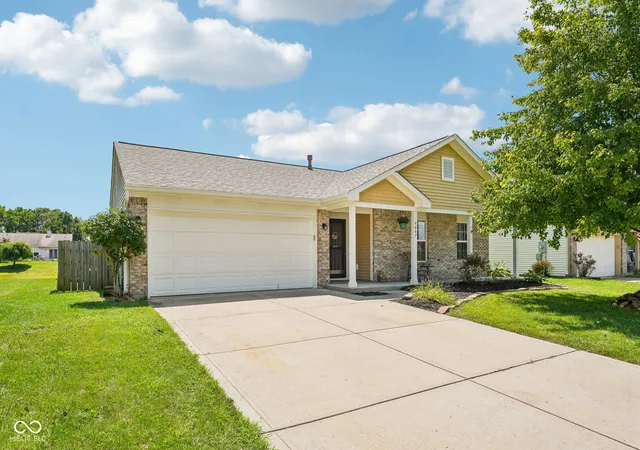 1st image of 6647 W Longview Dr, Mc Cordsville, IN 46055 | MLS# 22114358