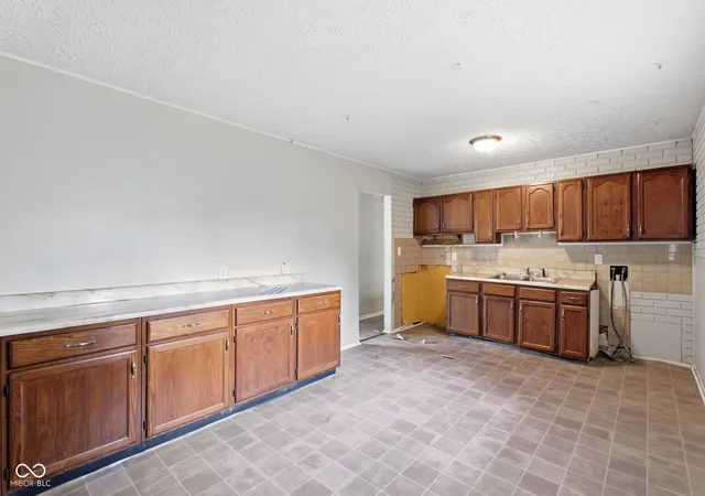 Photo 4 of Sale Pending at 6039 Penway St, Indianapolis, IN 46224 | MLS# 22114392 | Listing updated on 2026-08-11
