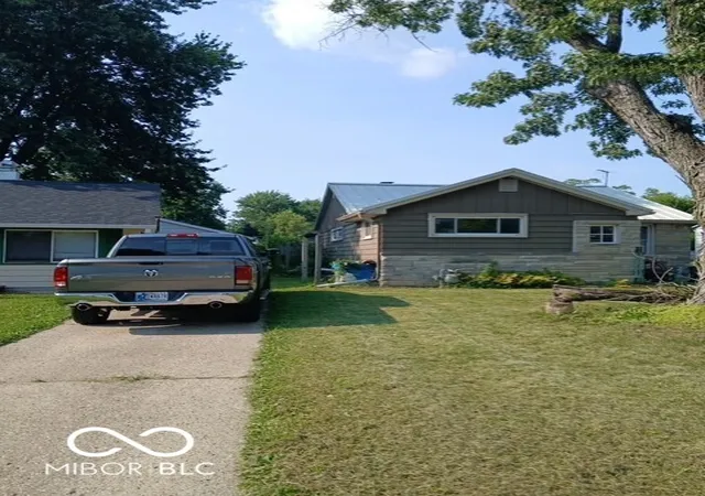 2nd image of 724 Lonsvale Dr, Anderson, IN 46013 | MLS# 22114394