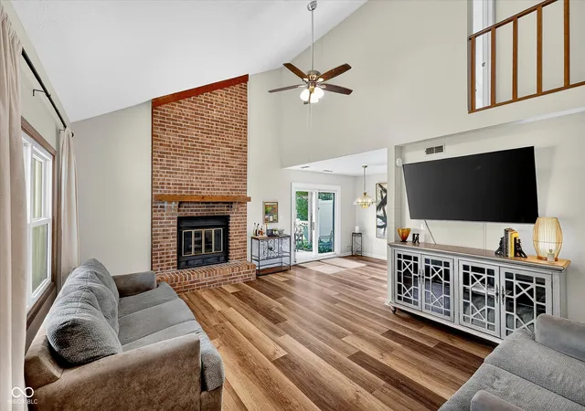 Photo 3 of Sale Pending at 9223 Cinnebar Dr, Indianapolis, IN 46268 | MLS# 22114410 | Listing updated on 2026-08-06