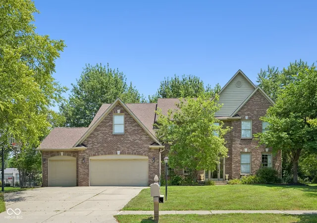 3rd image of 10308 Woods Edge Dr, Fishers, IN 46037 | MLS# 22114412