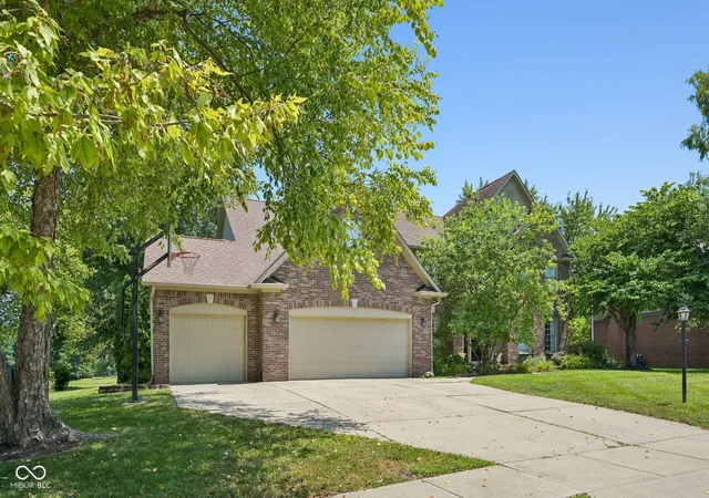 5th image of 10308 Woods Edge Dr, Fishers, IN 46037 | MLS# 22114412