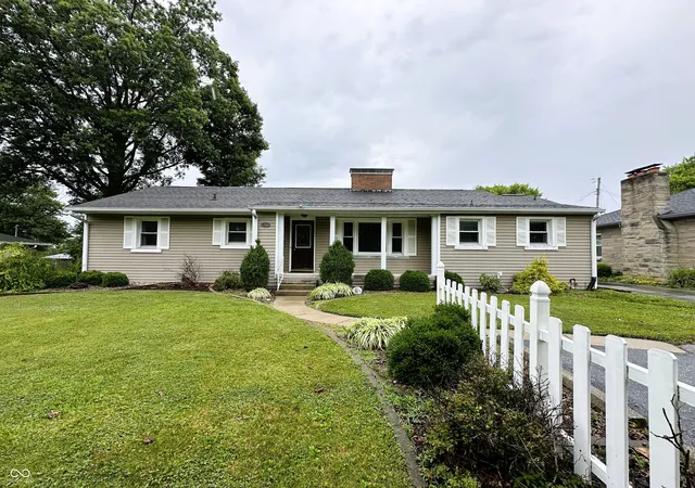 2nd image of 811 Shadowlawn Ave, Greencastle, IN 46135 | MLS# 22114429