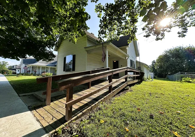 1st image of 8 N Meridian St, Roachdale, IN 46172 | MLS# 22114430