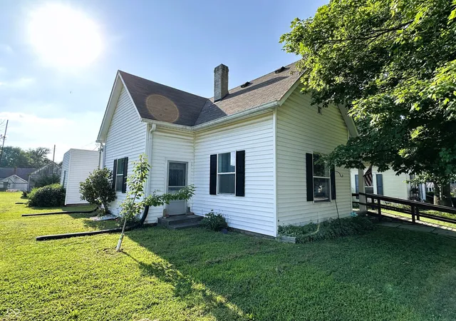 5th image of 8 N Meridian St, Roachdale, IN 46172 | MLS# 22114430