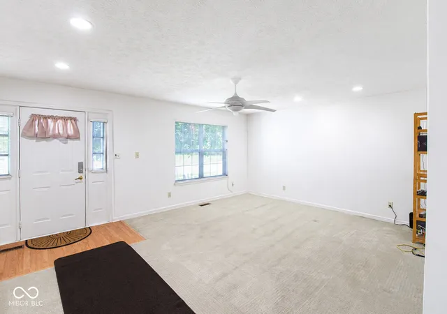 Photo 2 of Single family home for sale at 923 Stave Oak Dr, Beech Grove, IN 46107 | MLS# 22114449 | Listing updated on 2026-08-29