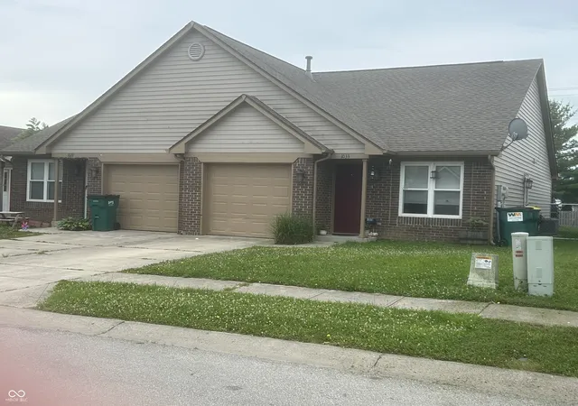 1st image of 1029/1033 Wild Ivy Trl, Franklin, IN 46131 | MLS# 22114468