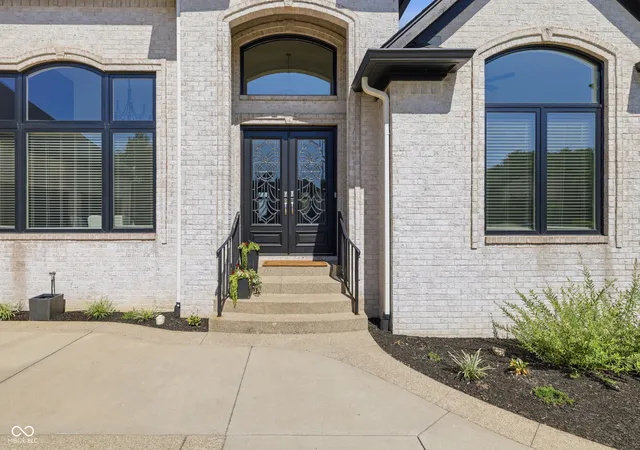 Photo 2 of Single family home for sale at 2838 Shadwell Pl, Greenwood, IN 46143 | MLS# 22114483 | Listing updated on 2026-09-24