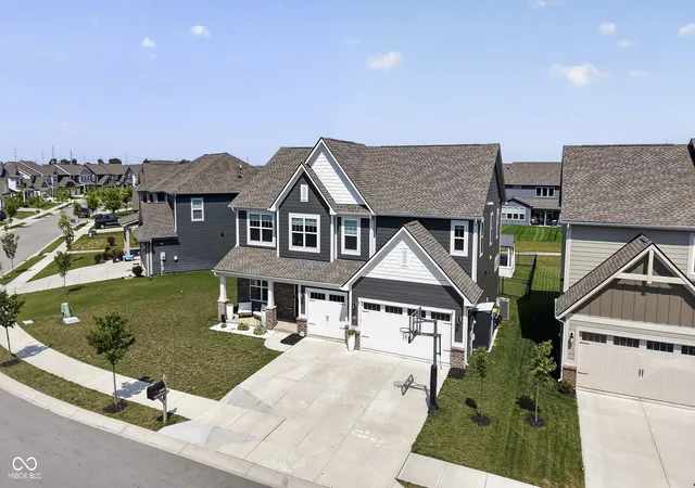 Photo 3 of Sale Pending at 15948 Black Willow Ln, Fortville, IN 46040 | MLS# 22114489 | Listing updated on 2026-08-19