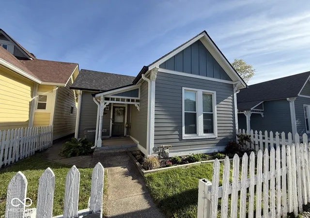 Photo 1 of Single family home for sale at 630 E Mccarty St, Indianapolis, IN 46203 | MLS# 22114503 | Listing updated on 2026-08-13