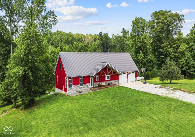 Photo 1 of Single family home for sale at 4301 N Main St, Terre Haute, IN 47805 | MLS# 22114506 | Listing updated on 2026-08-20